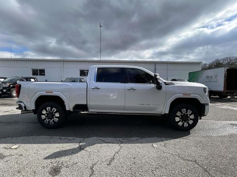 Used 2024 GMC Sierra 2500 Denali w/ Denali Reserve Package image 2