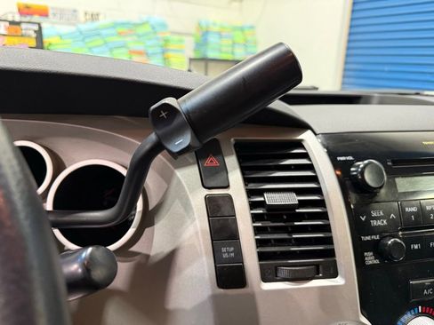 Used 2008 Toyota Tundra Base image 12