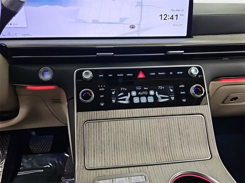 Used 2025 Genesis GV80 3.5T Prestige image 23