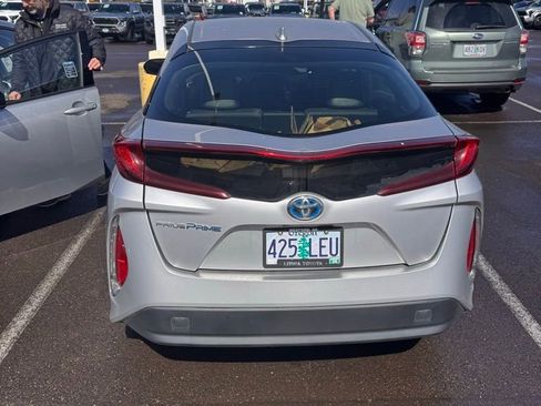 Used 2018 Toyota Prius Prime Premium w/ Carpet Mat Package FWD image 3