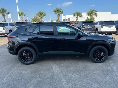 New 2026 Chevrolet Trax LT w/ Driver Confidence Package FWD image 4