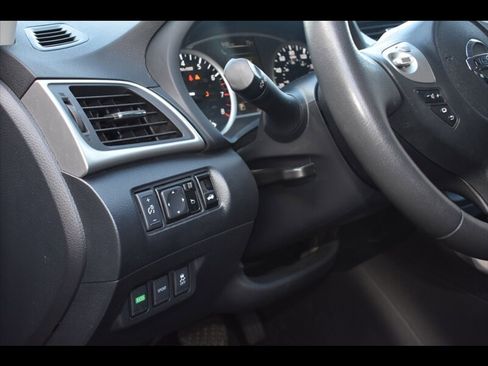 Used 2017 Nissan Sentra SV w/ Driver's Assist Package image 14