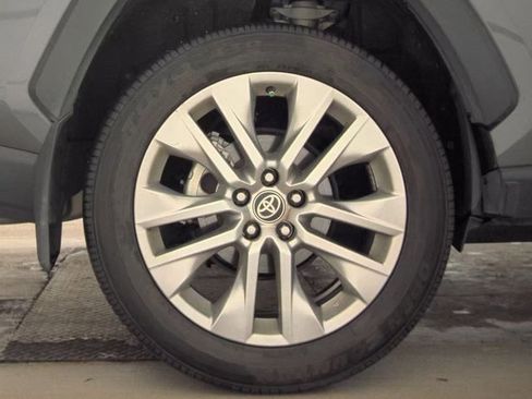 Used 2023 Toyota RAV4 XLE Premium image 54