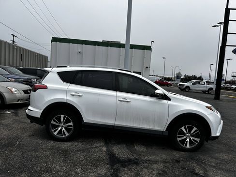Used 2018 Toyota RAV4 XLE image 5