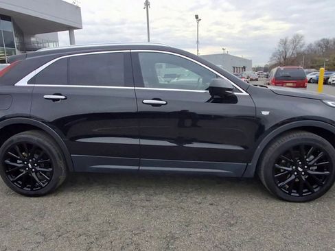 Used 2023 Cadillac XT4 Luxury w/ Cold Weather Package image 9