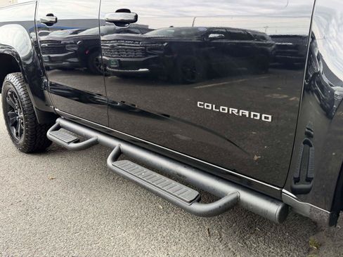 Used 2022 Chevrolet Colorado Z71 AWD/4WD image 7