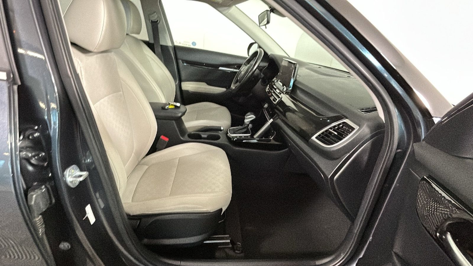 Used 2022 Kia Seltos EX AWD/4WD image 35