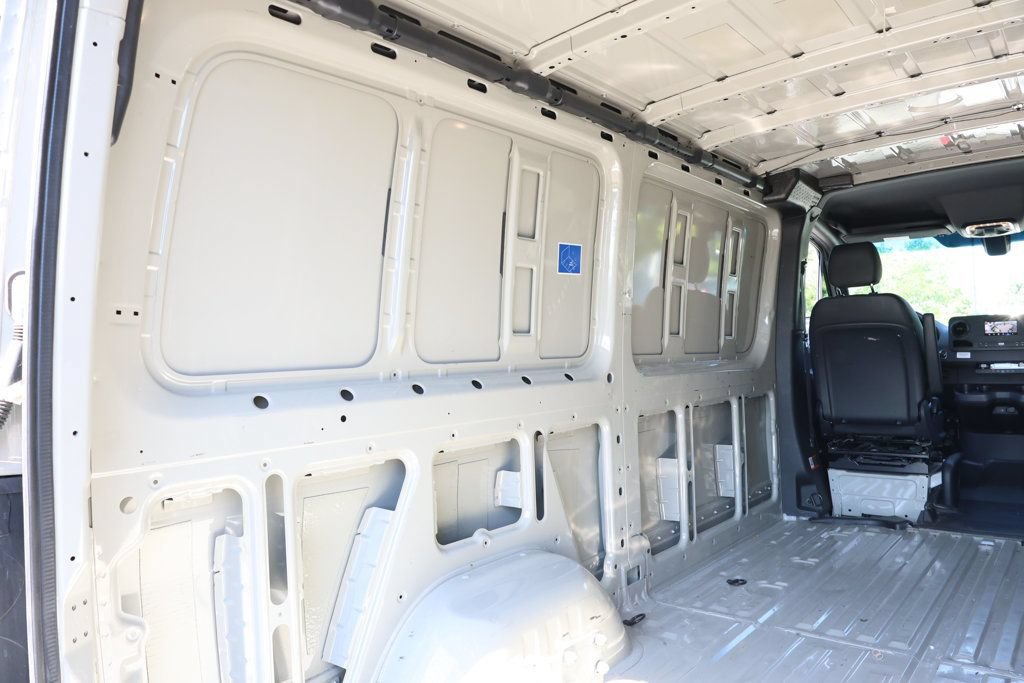 Used 2024 Mercedes-Benz Sprinter 2500 image 20