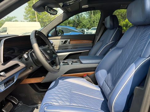 Used 2026 Cadillac Vistiq Premium Luxury AWD/4WD image 3