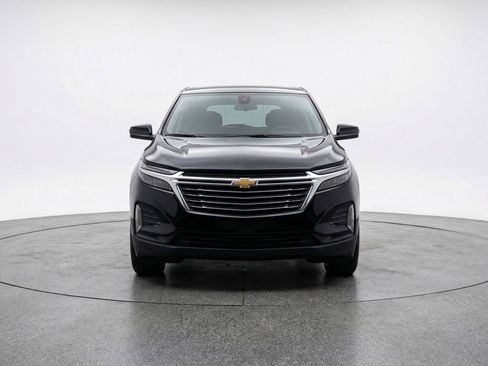 Used 2025 Chevrolet Equinox LT image 2