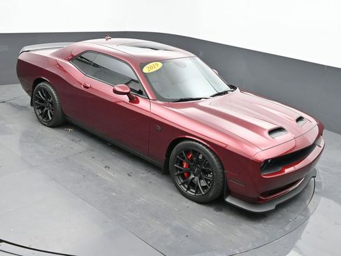 Used 2019 Dodge Challenger SRT Hellcat Redeye RWD image 41