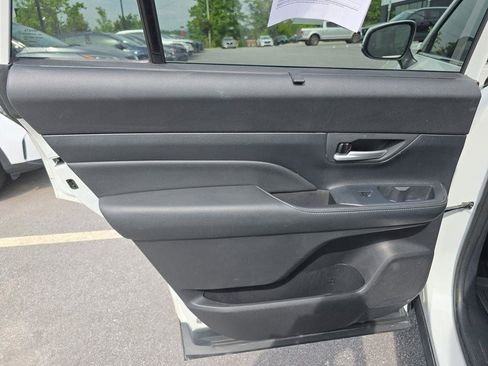 Used 2024 Toyota Grand Highlander AWD image 13