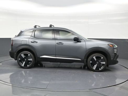 Used 2026 Nissan Kicks SR FWD image 6