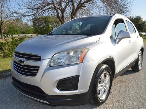 Used 2016 Chevrolet Trax LT image 1