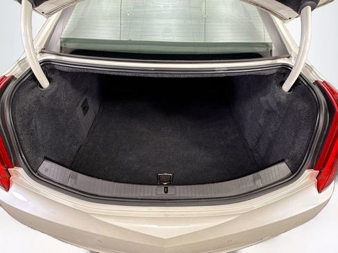 Used 2013 Cadillac XTS Luxury image 27