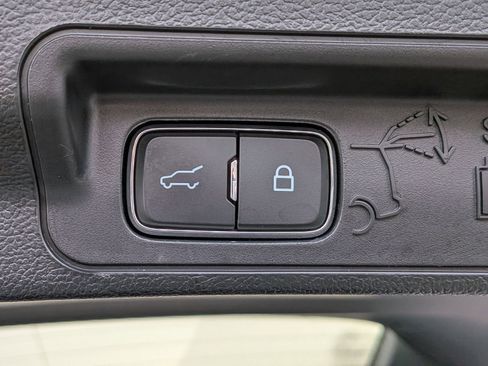 Certified 2023 Ford Explorer XLT w/ Equipment Group 202A image 15