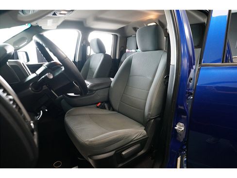 Used 2017 RAM 1500 Express RWD image 11