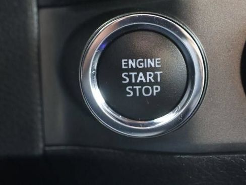 Used 2021 Toyota Tacoma TRD Off-Road AWD/4WD image 17