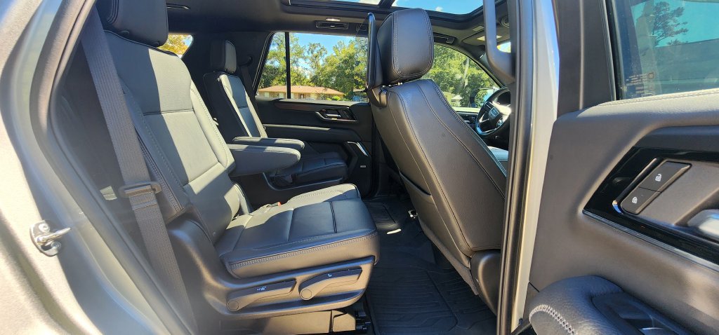 Used 2025 GMC Yukon Denali w/ Denali Reserve Package AWD/4WD image 32