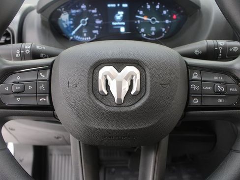 Used 2025 RAM ProMaster 2500 w/ Convenience Group image 11