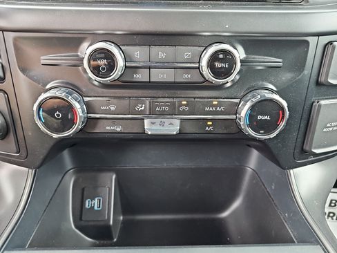 Used 2024 Ford F150 XLT w/ XLT Black Appearance Package RWD image 26