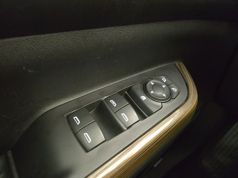 Used 2019 GMC Acadia SLE image 30