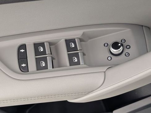 Used 2021 Audi Q5 2.0T Premium Plus w/ Premium Plus Package image 12