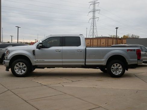 Used 2022 Ford F250 Platinum w/ FX4 Off-Road Package image 4