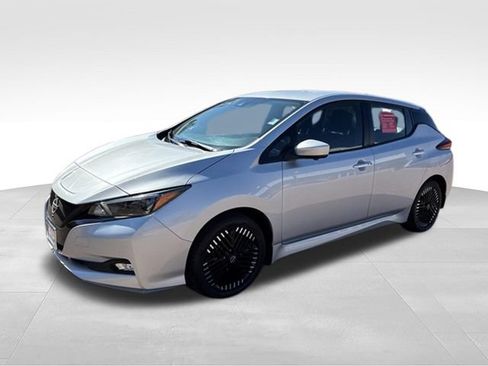Certified 2025 Nissan Leaf SV Plus FWD image 4