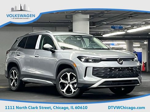 New 2025 Volkswagen Tiguan SE image 2