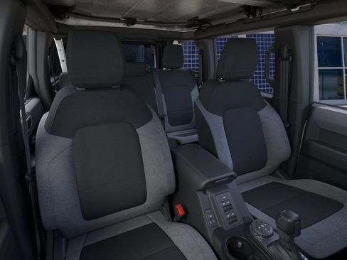 New 2025 Ford Bronco 4-Door image 11