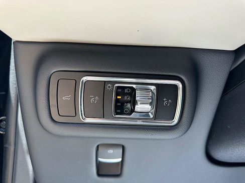 Used 2025 Lincoln Nautilus Premier AWD/4WD image 20