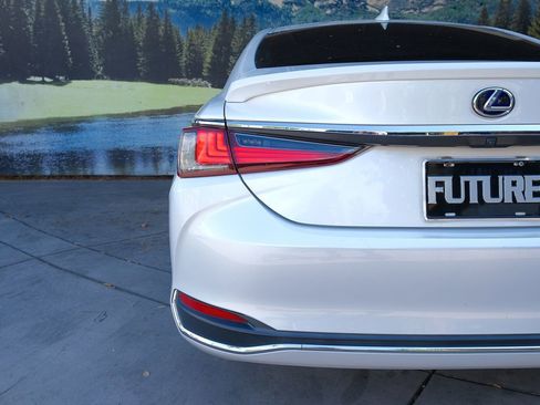 Used 2021 Lexus ES 300h w/ Premium Package FWD image 36
