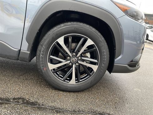 Used 2024 Toyota Corolla Cross XSE w/ Convenience Package image 11