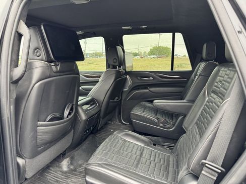 Used 2023 Cadillac Escalade Sport Platinum w/ LPO, ONYX Package AWD/4WD image 10