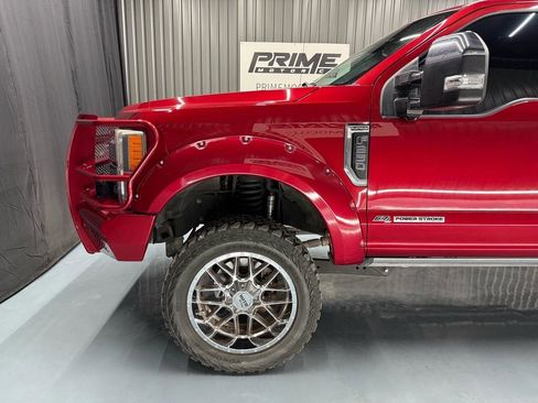 Used 2017 Ford F250 Platinum w/ Platinum Ultimate Package AWD/4WD image 8
