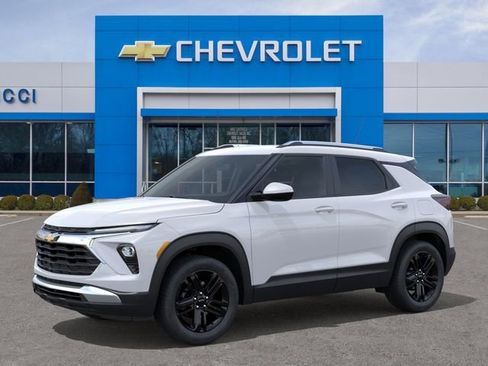 New 2026 Chevrolet TrailBlazer LT w/ Midnight Edition FWD image 2