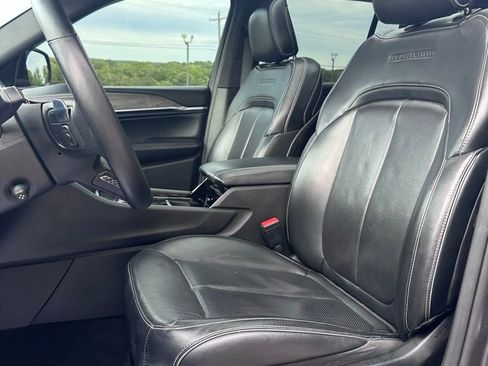 Used 2022 Jeep Grand Cherokee Overland AWD/4WD image 11