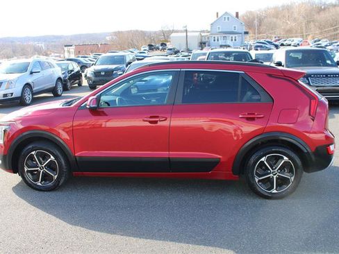 Used 2023 Kia Niro EX image 5