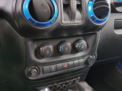 Used 2015 Jeep Wrangler Sport w/ Quick Order Package 23S AWD/4WD image 26