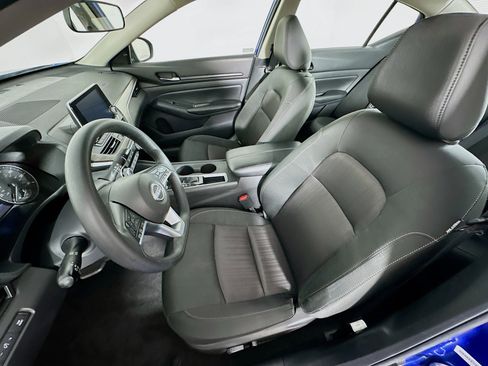 Used 2025 Nissan Altima 2.5 SV image 13