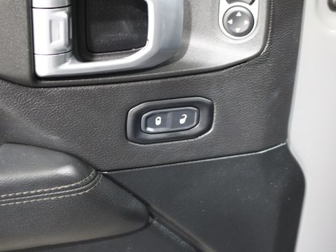 Used 2021 Jeep Wrangler Unlimited Sahara image 7