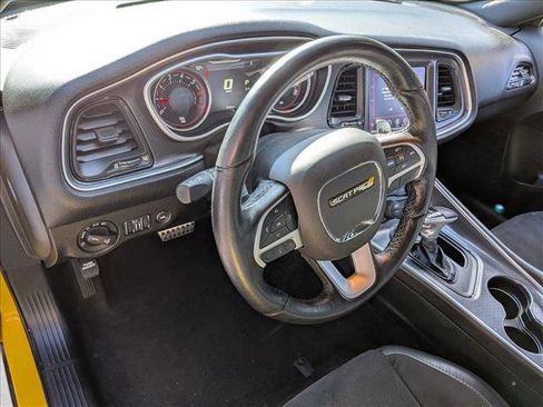 Used 2017 Dodge Challenger R/T Scat Pack w/ Leather Interior Group image 10