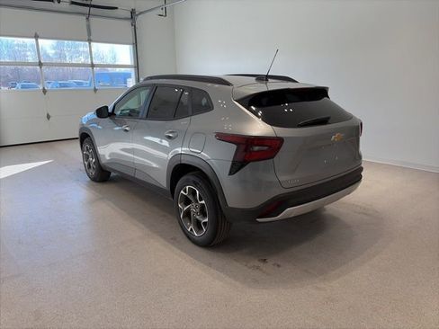 New 2026 Chevrolet Trax LT w/ Driver Confidence Package image 4