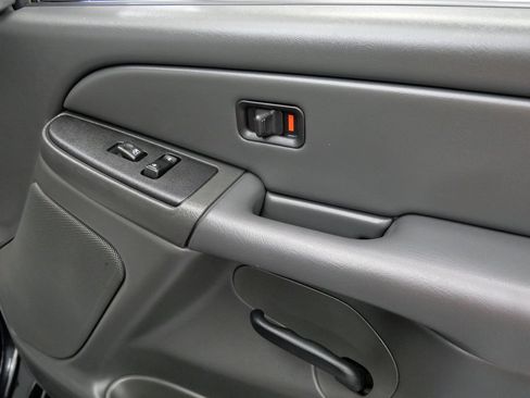 Used 2007 Chevrolet Silverado 3500 LT AWD/4WD image 17