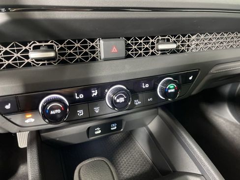 Used 2025 Honda Accord SE image 28