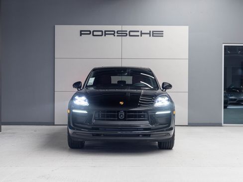 Certified 2026 Porsche Macan image 10