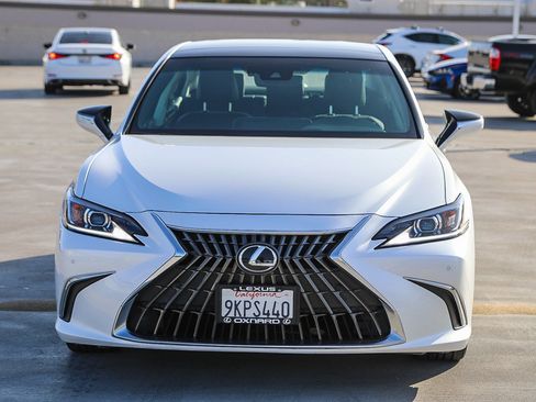 Used 2022 Lexus ES 350 w/ Premium Package FWD image 2