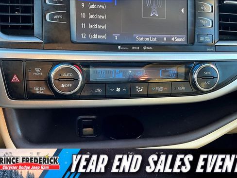 Used 2017 Toyota Highlander XLE image 29