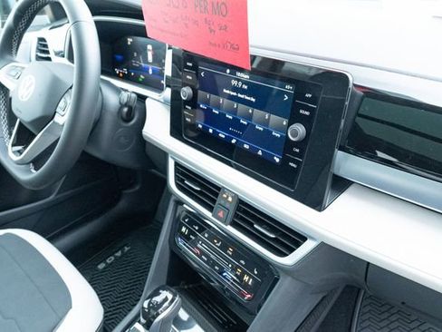 New 2026 Volkswagen Taos SE FWD image 42